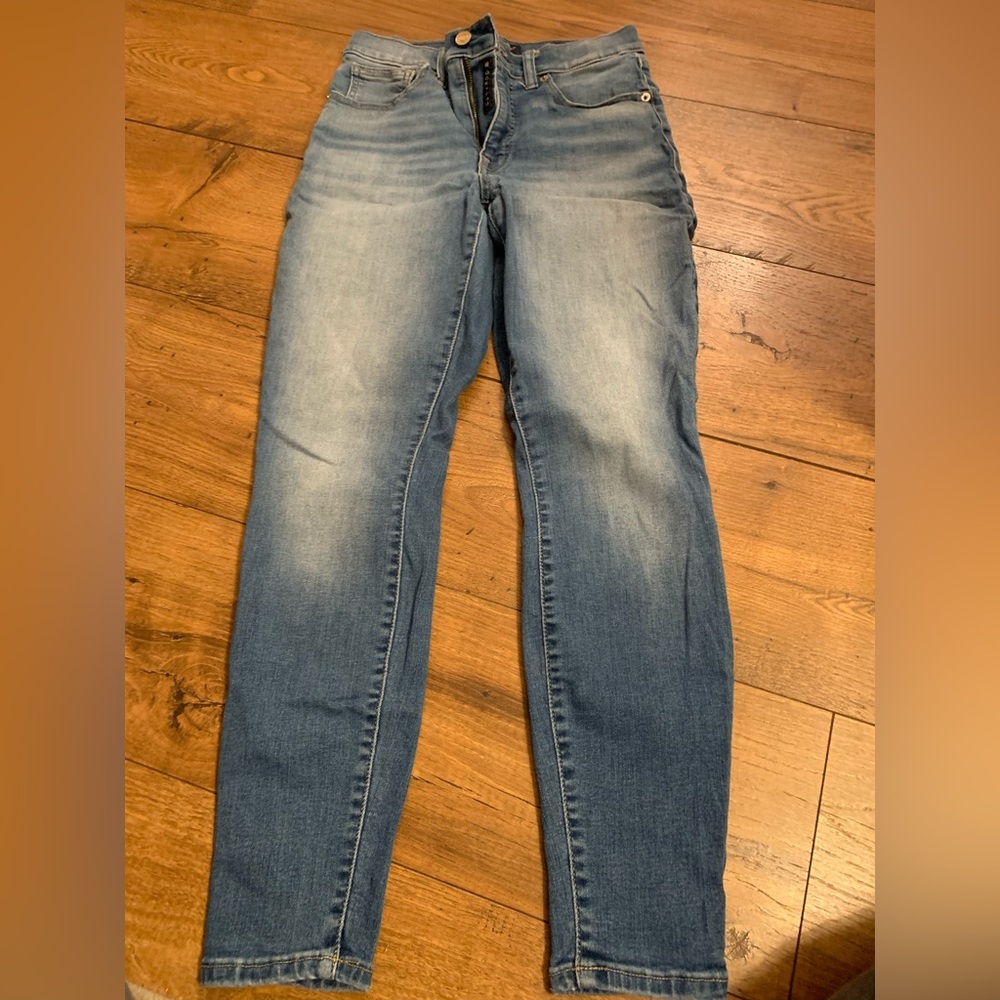 Lucky brand light wash jeans size six